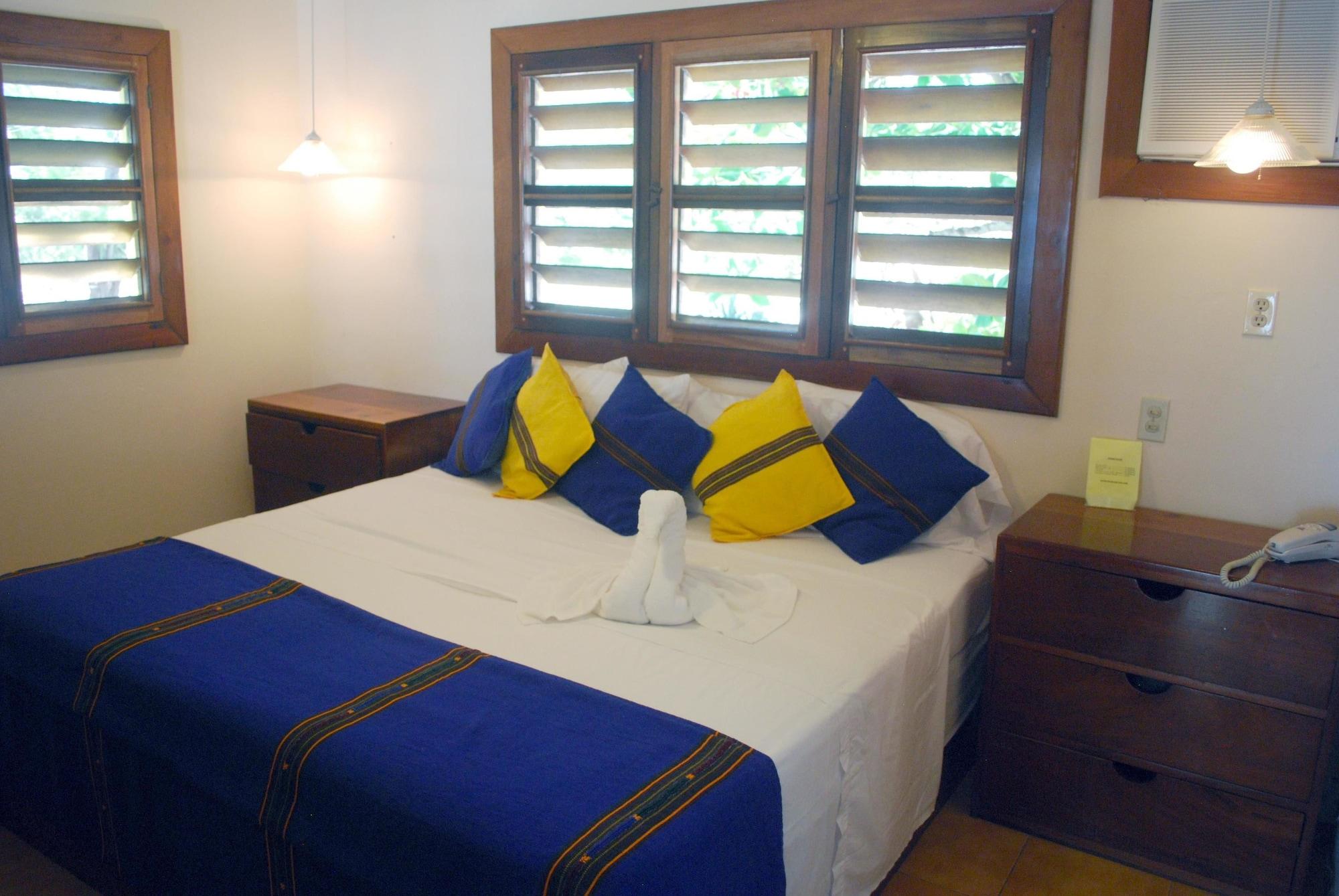 Caribbean Villas Hotel San Pedro  Exterior photo