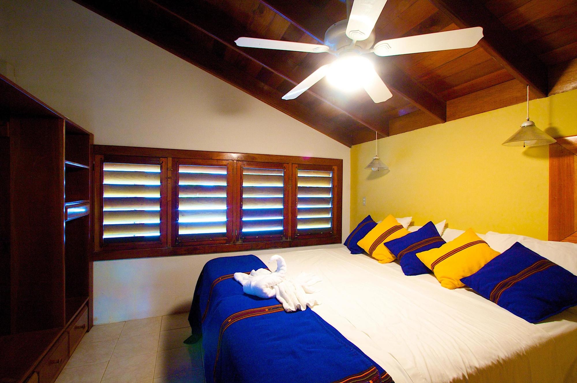 Caribbean Villas Hotel San Pedro  Exterior photo