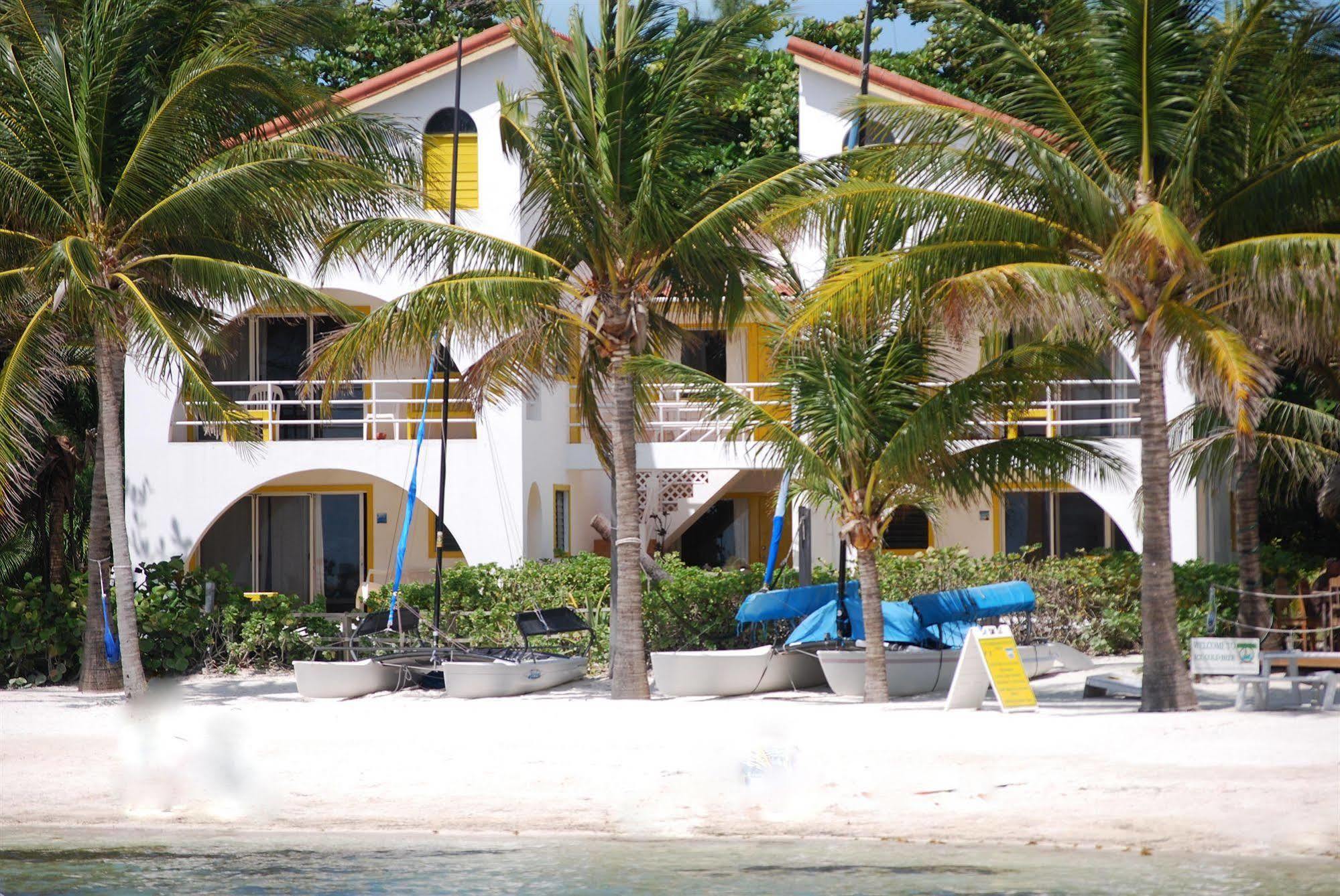 Caribbean Villas Hotel San Pedro  Exterior photo